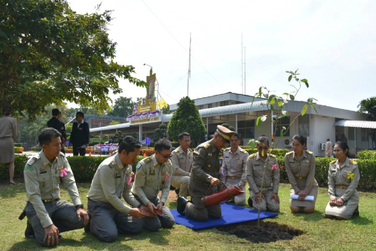 องคมนตรี ตรวจเยี่ยม รพ.นาวังฯ ศูนย์ผ่าตัดตาต้อกระจก