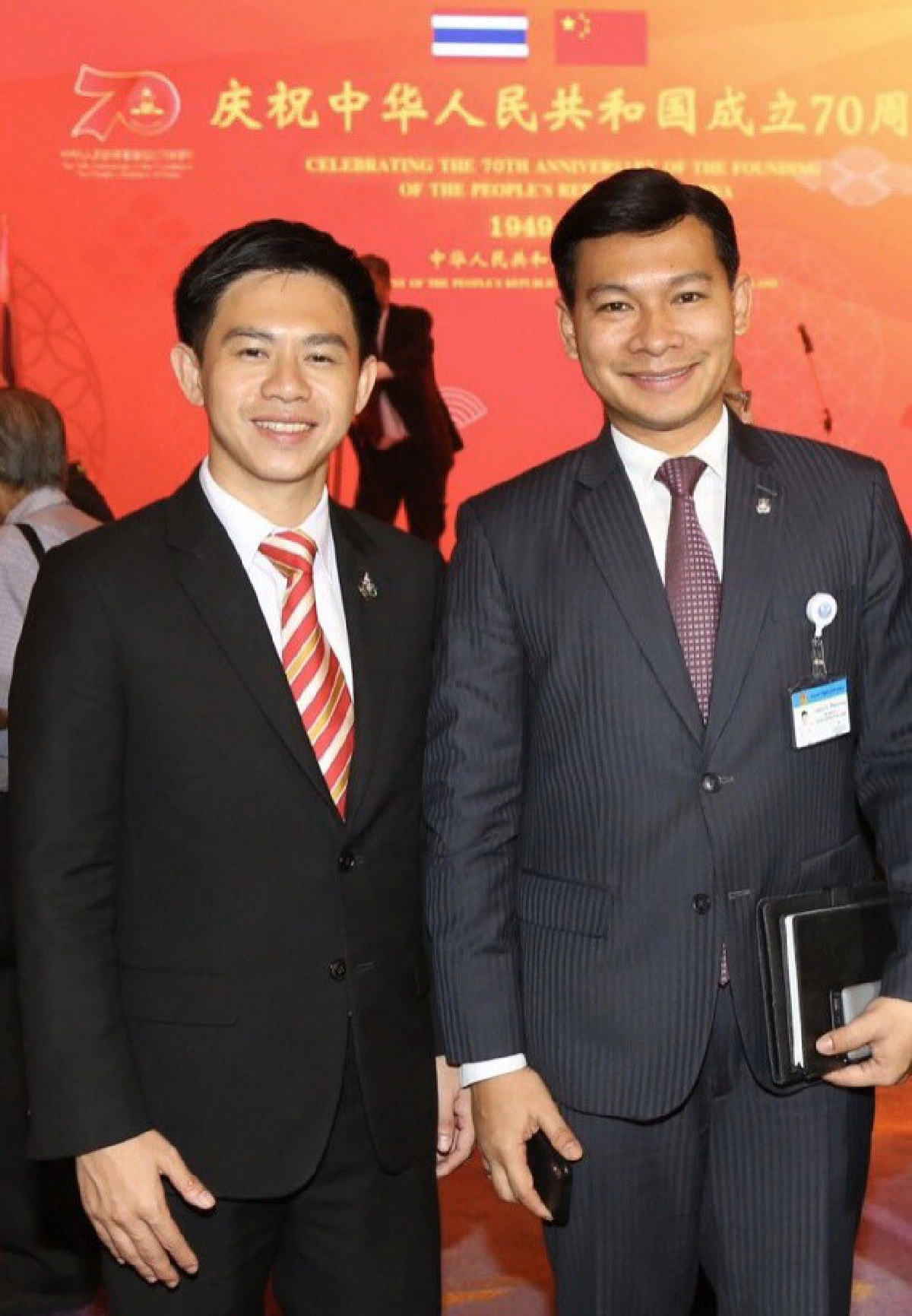 จับตา2ดาวรุ่งแวดวงการเมือง