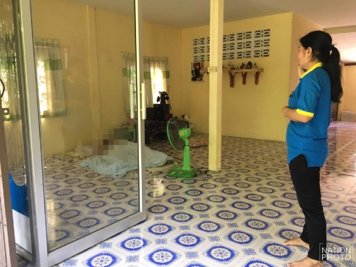 อีกราย เล่นมือถือขณะชาร์จ ถูกไฟดูดดับอนาถ