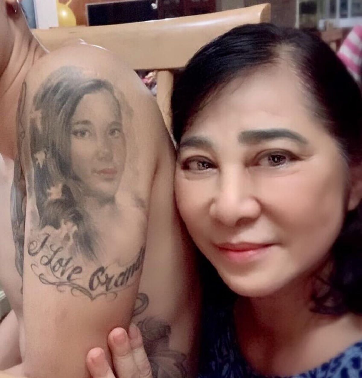 วิยะดาฉุนหลานจัด แอบเห็นรูปรอยสักที่แขน