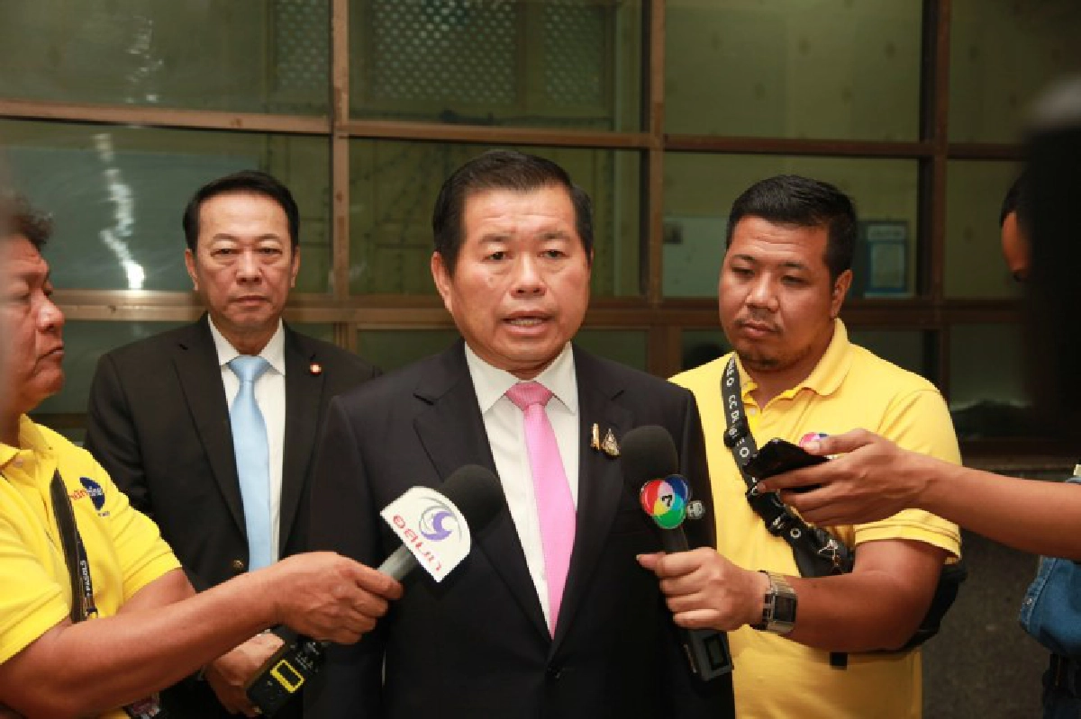 มท.2 จี้ผู้ว่าฯ ทั่วประเทศ เร่งทำประกันรายได้สินค้าเกษตร