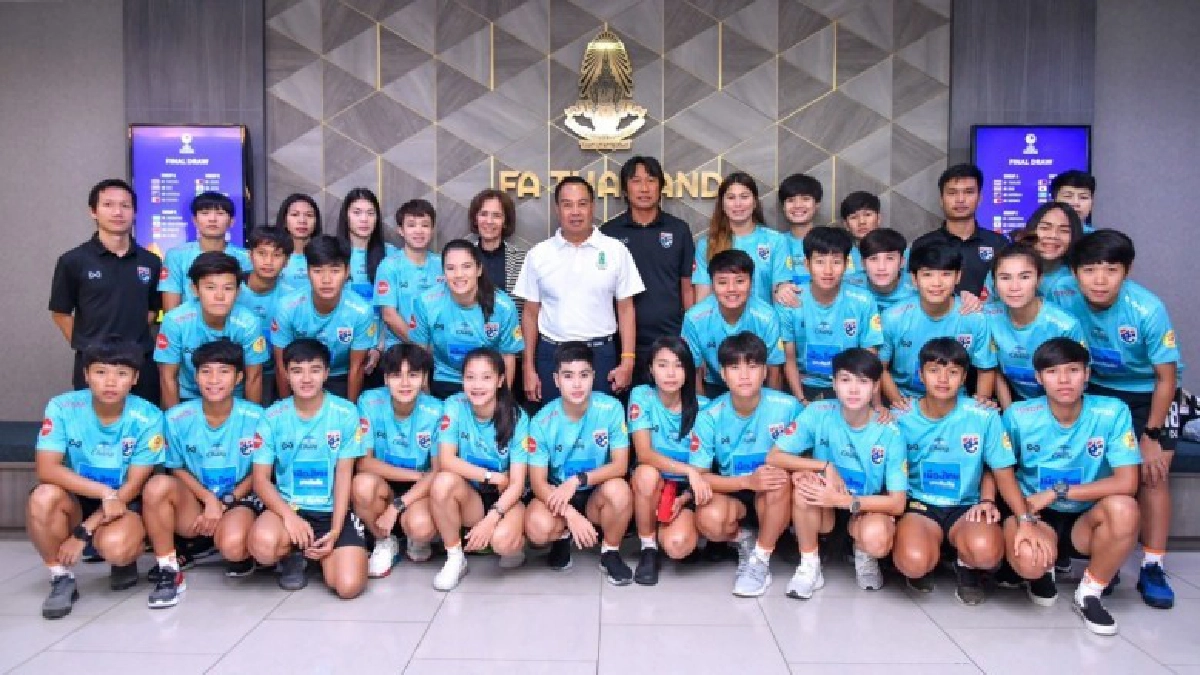 ชบาแก้ว ลุยหญ้าเทียมสู้ศึกซีเกมส์ ชบาแก้ว ลุยหญ้าเทียมสู้ศึกซีเกมส์