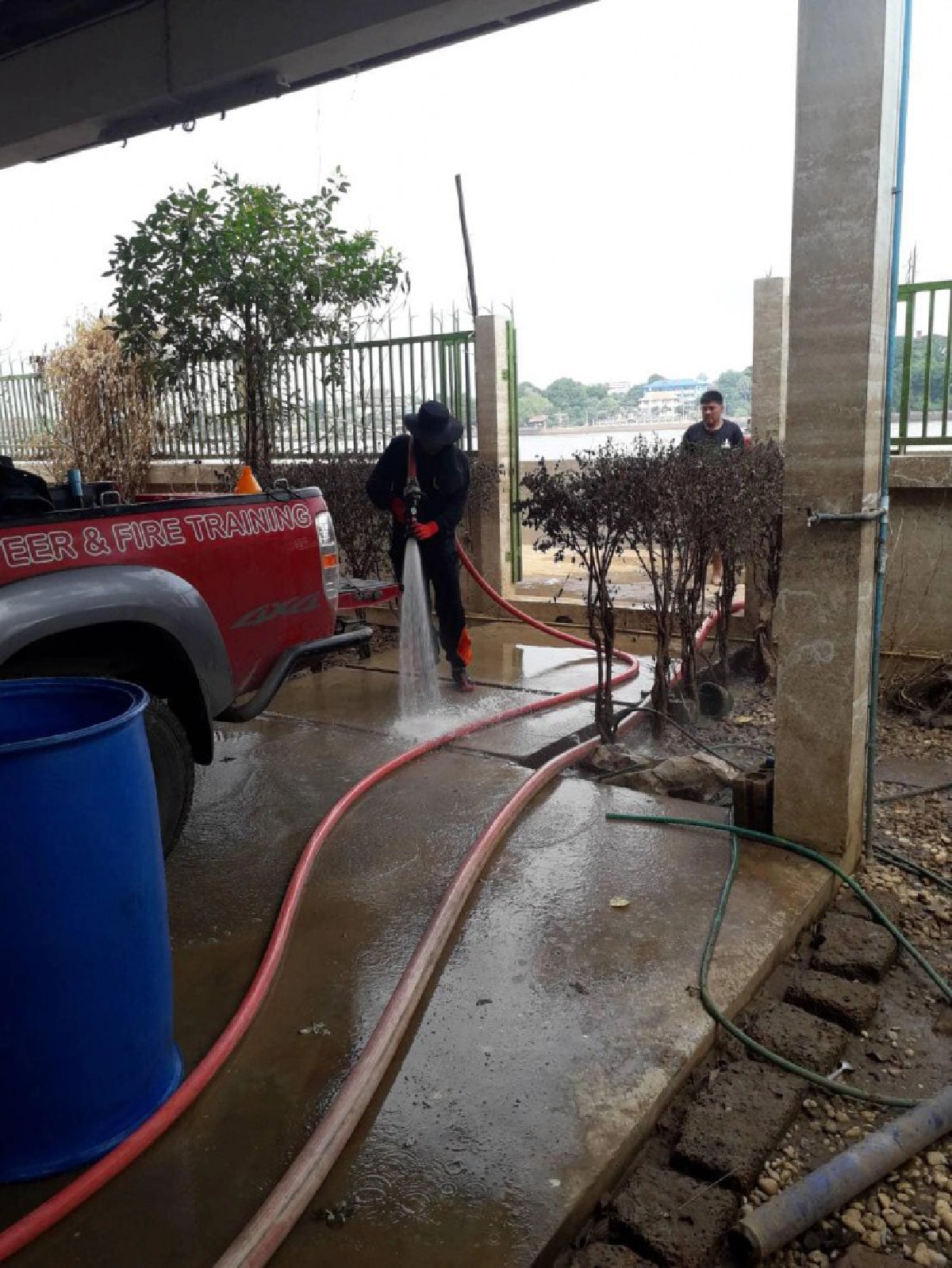 สาวโพสต์ซึ้ง น้ำใจยิ่งใหญ่กว่าน้ำท่วม