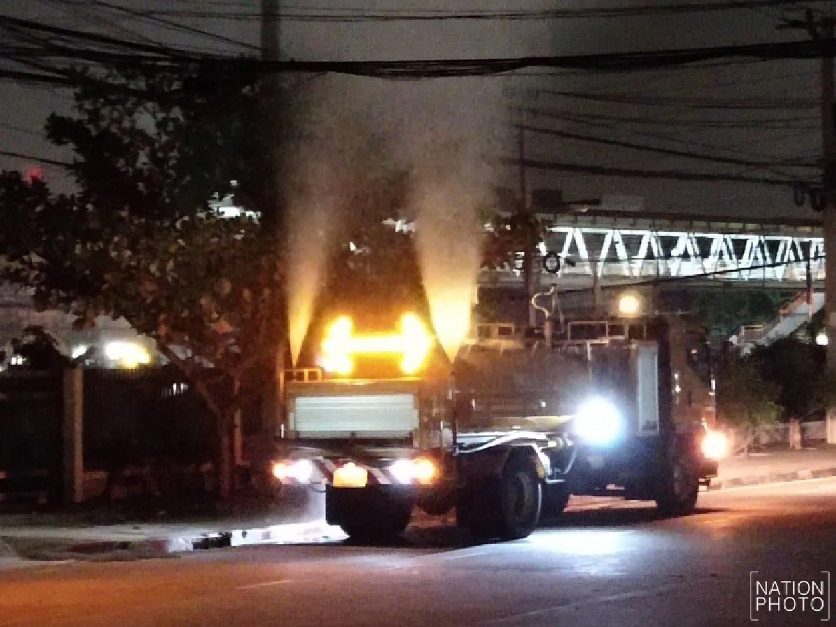 ทหาร - เขตหลักสี่ ฉีดพ่นละอองน้ำลดฝุ่น PM 2.5