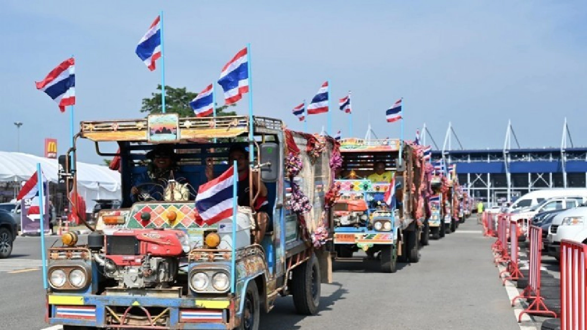 ส่องบรรยากาศรอบสนาม 'ไทยแลนด์ จีพี 2019' วันแรก (ภาพชุด) ส่องบรรยากาศรอบสนาม 'ไทยแลนด์ จีพี 2019' วันแรก (ภาพชุด)