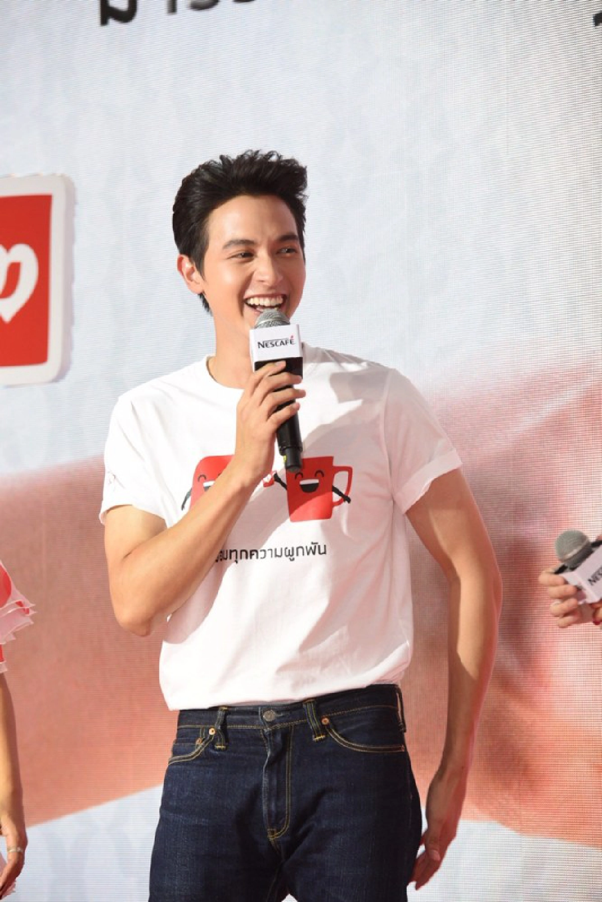 'เจมส์จิ-ต่อ' ส่งความห่วงใยให้ฮีโร่ปกป้องชายแดน