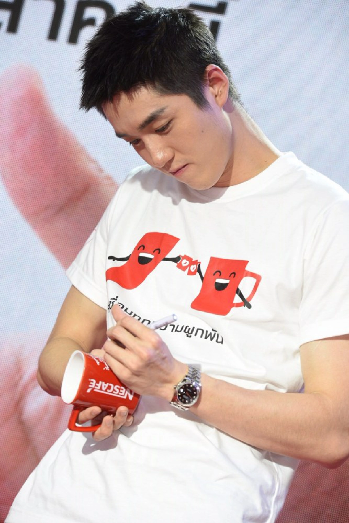 'เจมส์จิ-ต่อ' ส่งความห่วงใยให้ฮีโร่ปกป้องชายแดน