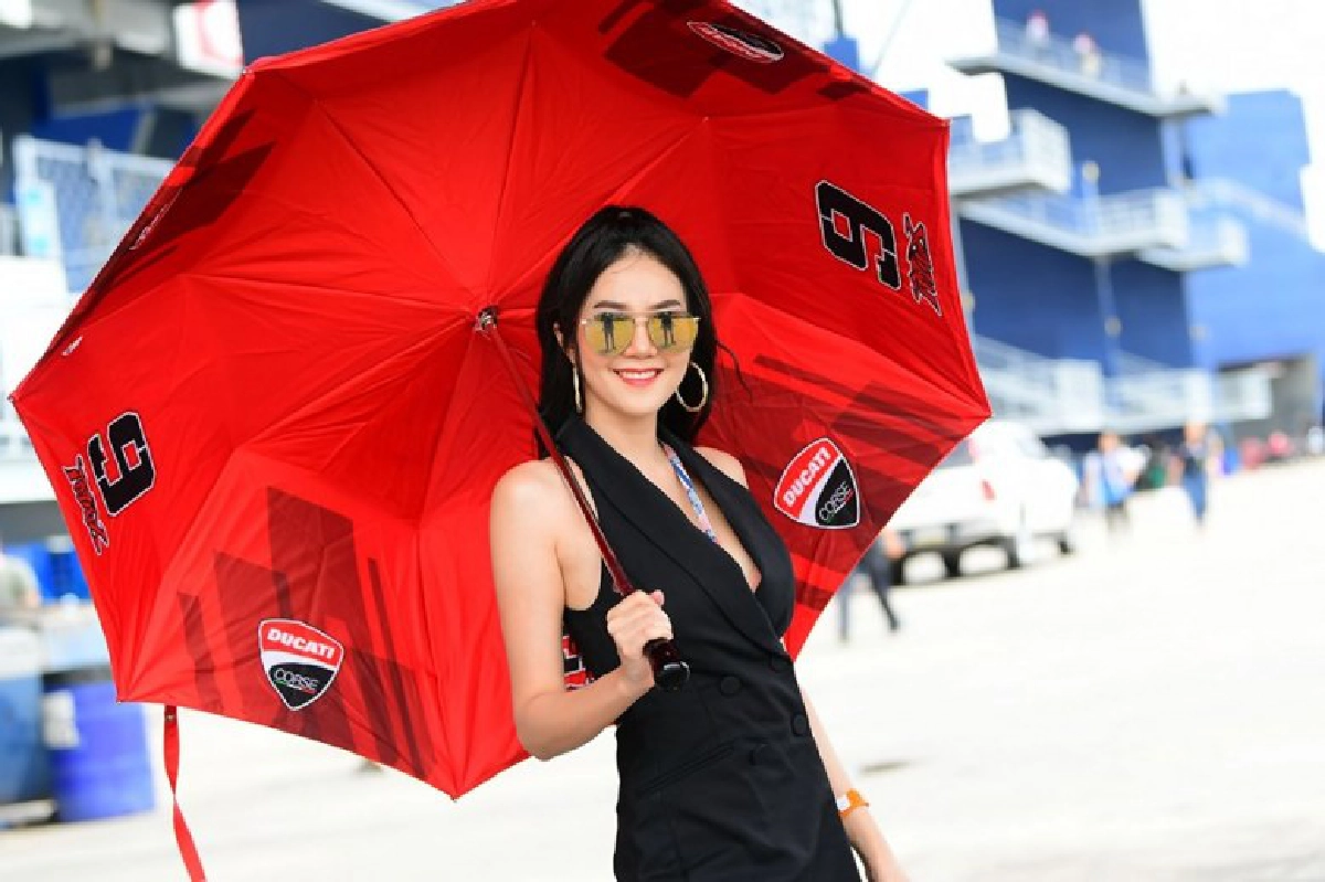 สาวสวยจาก PIT Lane Walk โมโตจีพี 2019 (ภาพชุด)