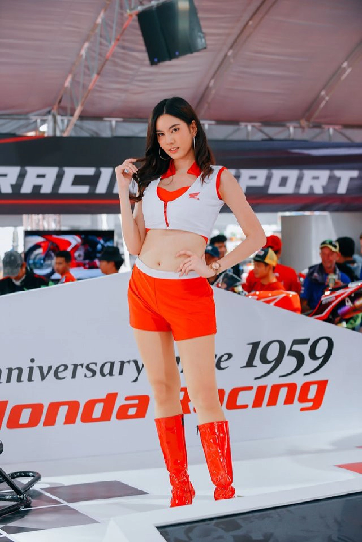 สาวสวยจาก PIT Lane Walk โมโตจีพี 2019 (ภาพชุด)