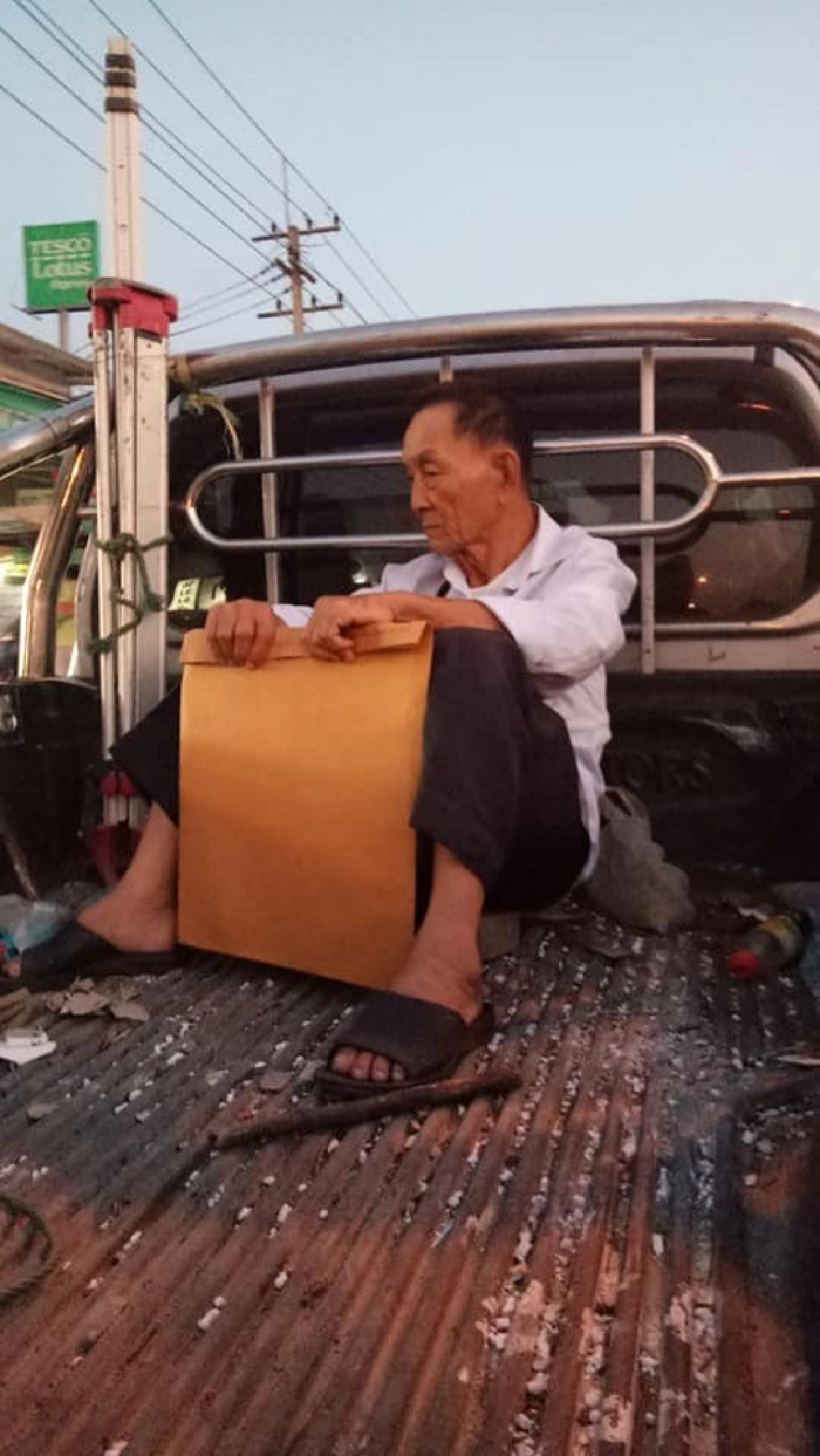 สาวโพสต์ซึ้ง เจอคุณตาพาลูกสาวไปหาหมอ สุดลำบากไร้รถพากลับบ้าน