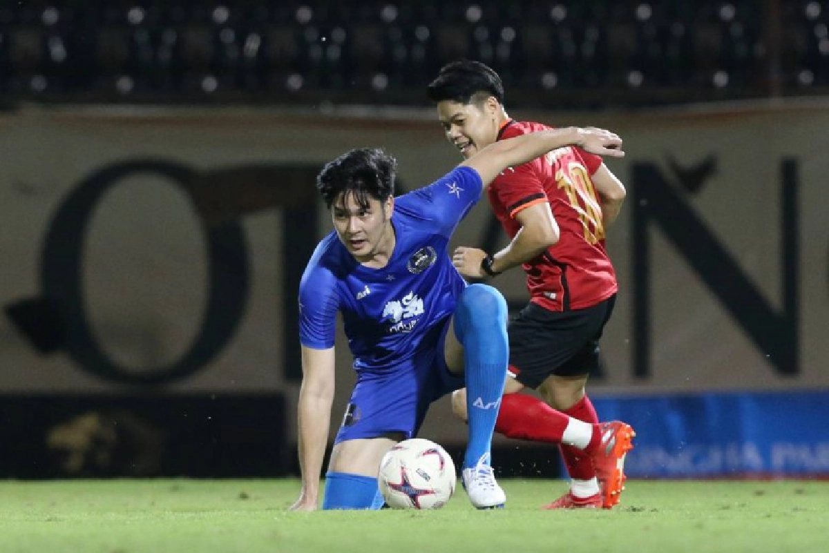 'โตโน่' จับมือ 'กระทิง' ลงฟาดแข้งกับ 'เต๋า-สมชาย'
