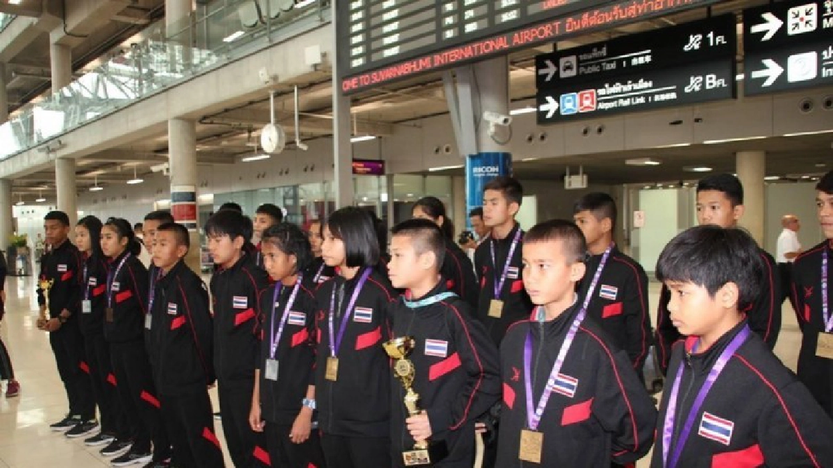 ทัพนักมวยไทยสมัครเล่นเยาวชนคว้า 10 เหรียญทองที่ตุรกี ทัพนักมวยไทยสมัครเล่นเยาวชนคว้า 10 เหรียญทองที่ตุรกี