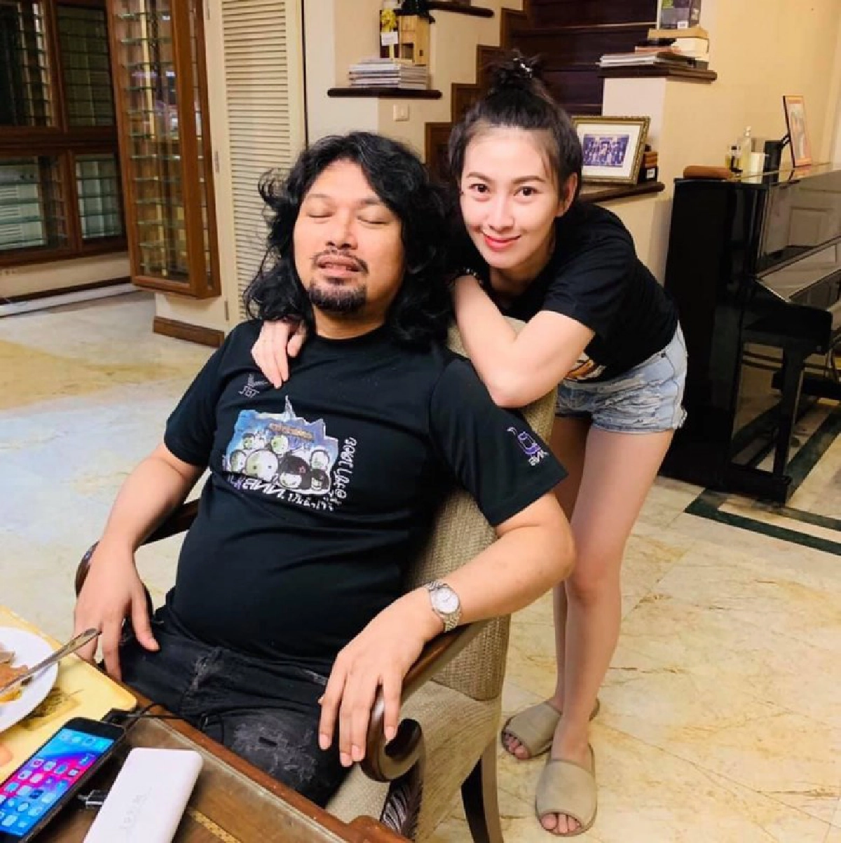 เม้าท์นอกจอ