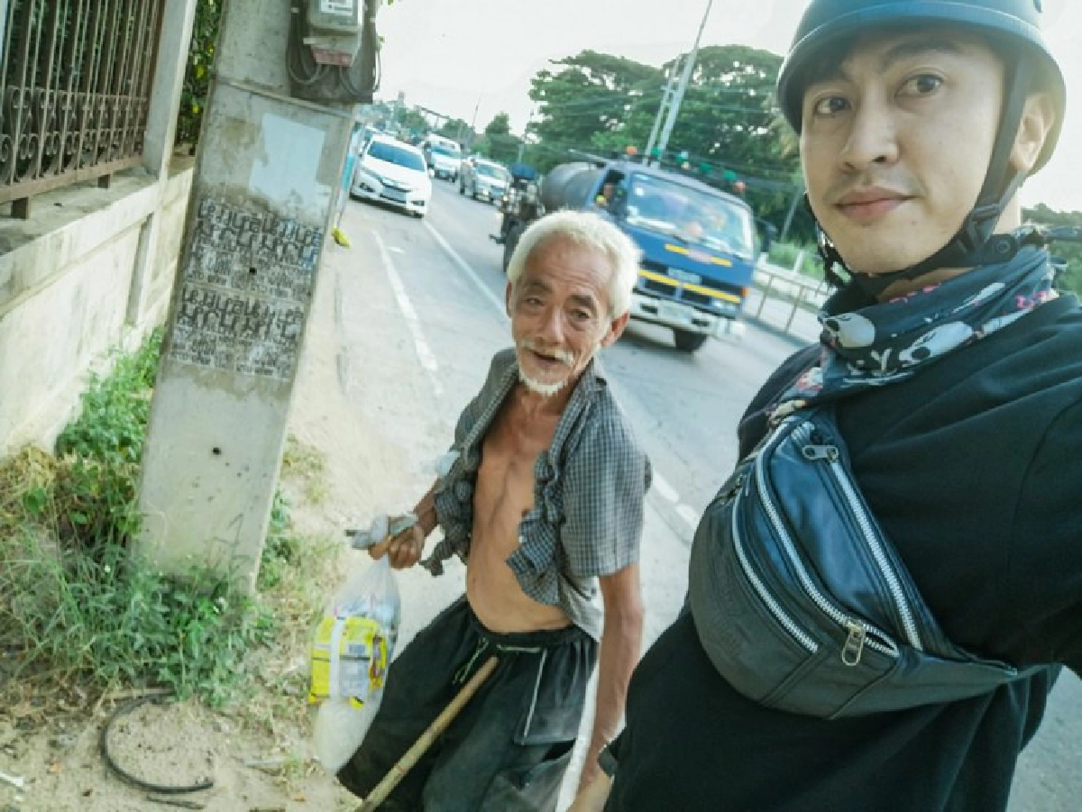 ใจหล่อ ใช้สิทธิ "ชิมช้อปใช้" ซื้อของขับรถตระเวนแจกคนไร้บ้าน