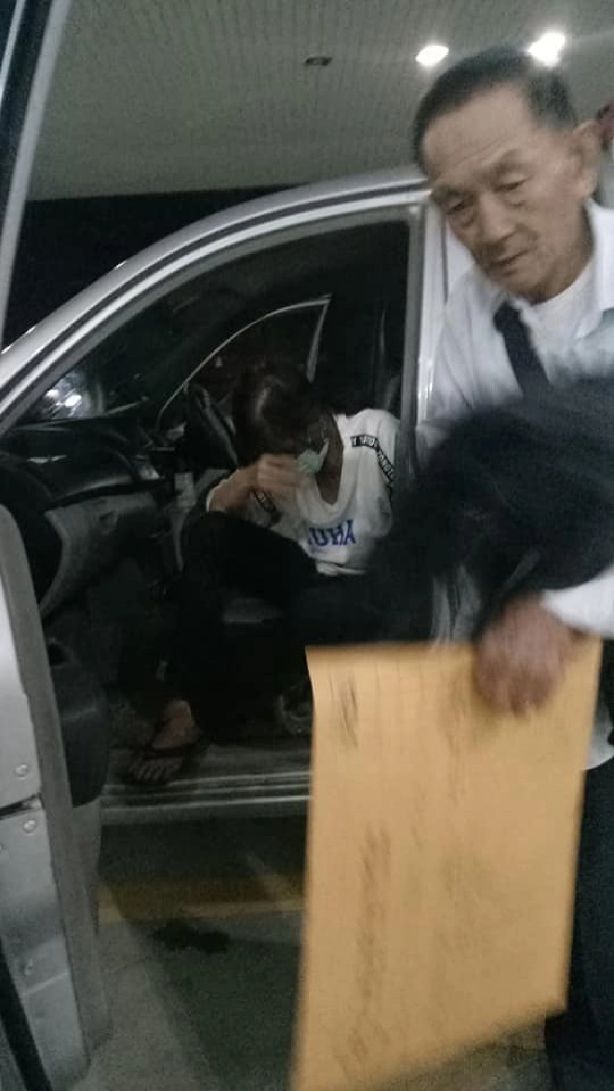 สาวโพสต์ซึ้ง เจอคุณตาพาลูกสาวไปหาหมอ สุดลำบากไร้รถพากลับบ้าน