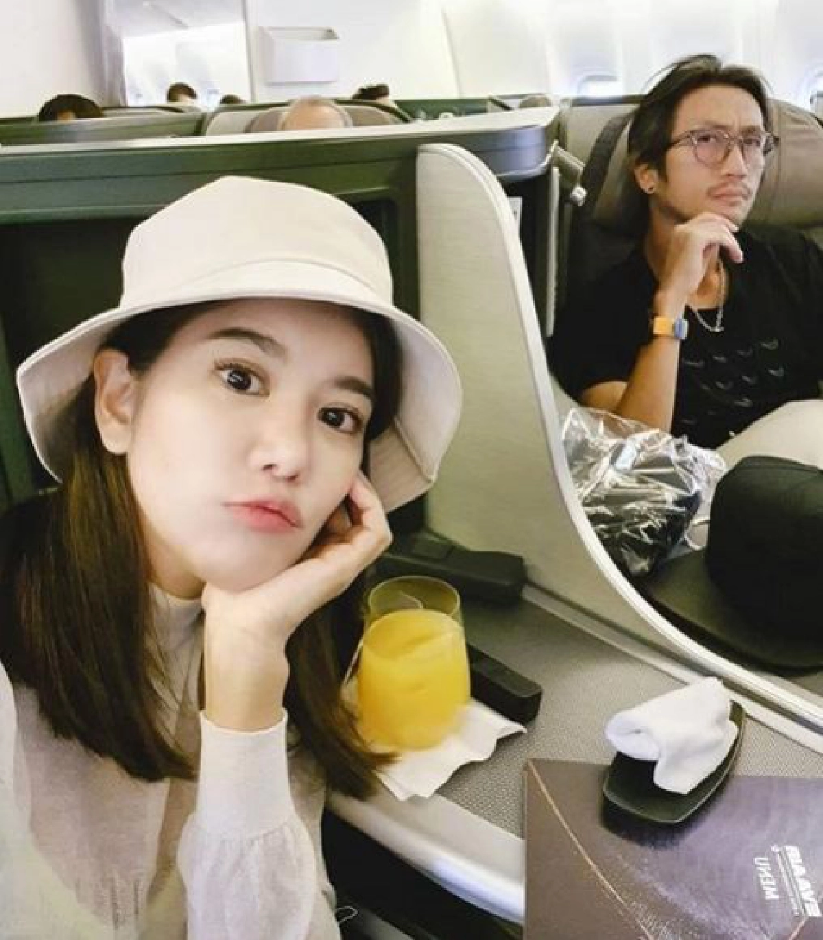 เม้าท์นอกจอ