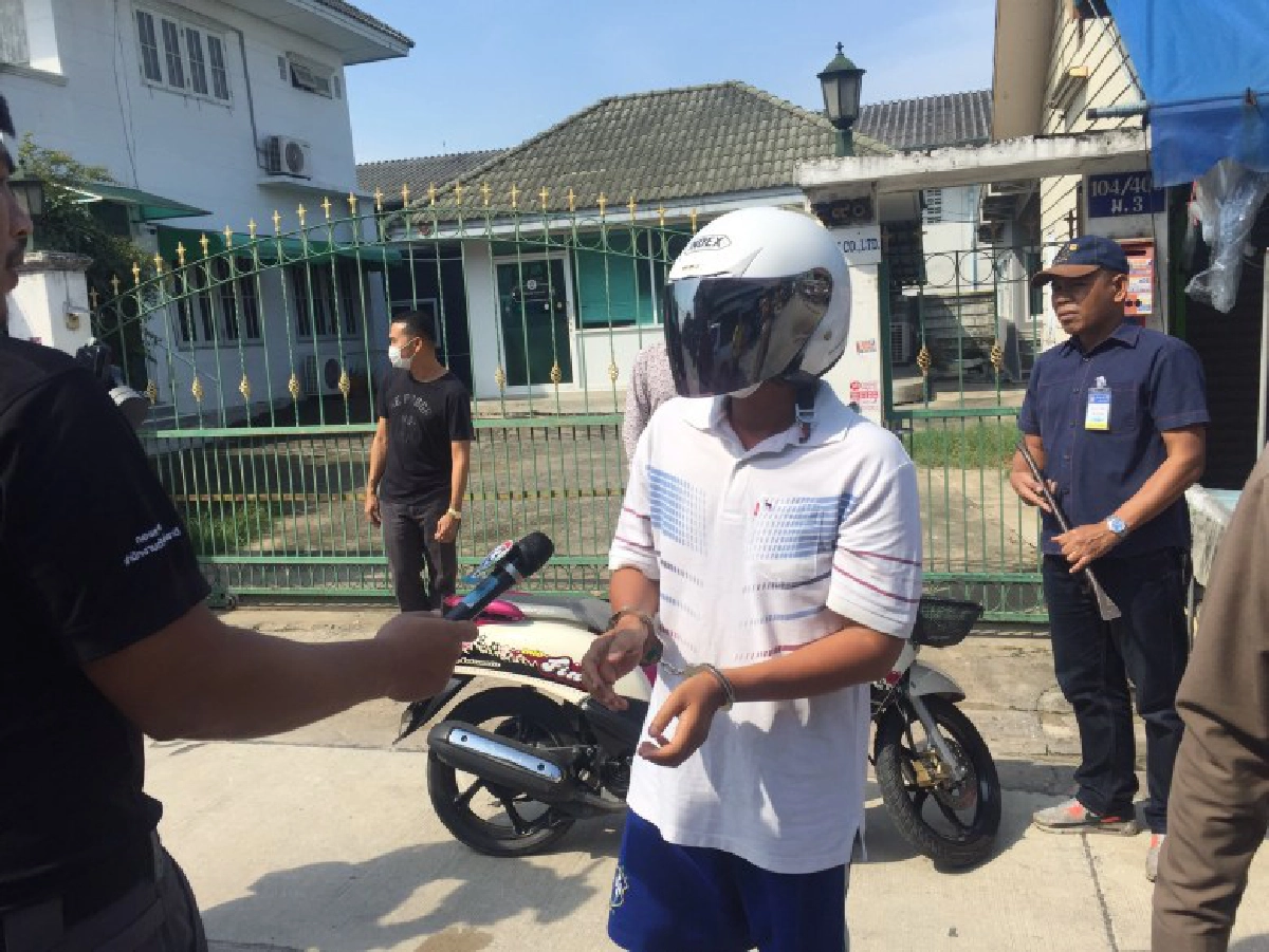 ตำรวจคุมตัวคนร้ายงัดตู้เอทีเอ็มทำแผน อ้างทำไปเพราะเมาสุรา