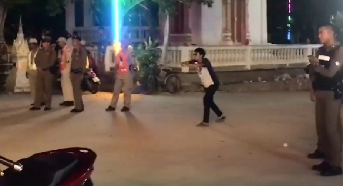 หนุ่มเต้นท่ากวนโอ๊ย กลางวงตำรวจ บอกเลยงานนี้ปลอดภัยยันจบ