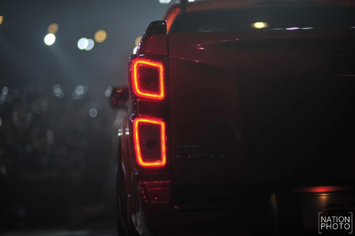 'อีซูซุดีแมคซ์' ดีไซน์ใหม่พลิกโลก!