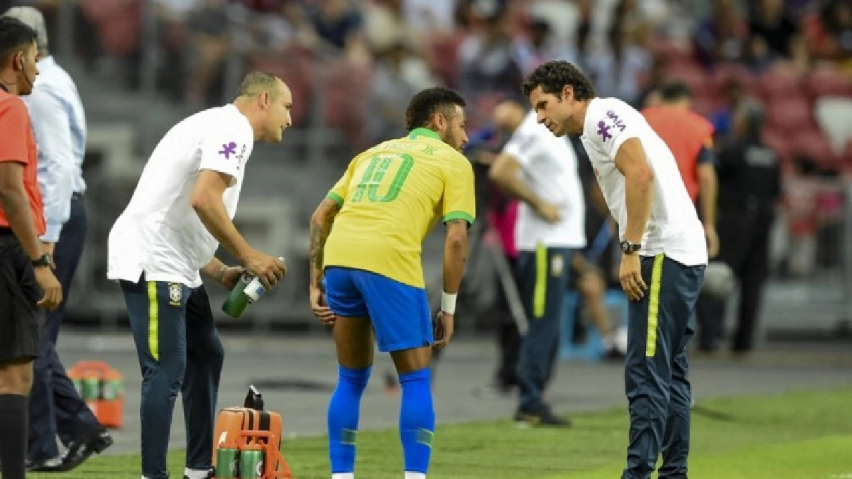 'เนย์มาร์'เจ็บต้นขาพักยาวหนึ่งเดือน 'เนย์มาร์'เจ็บต้นขาพักยาวหนึ่งเดือน
