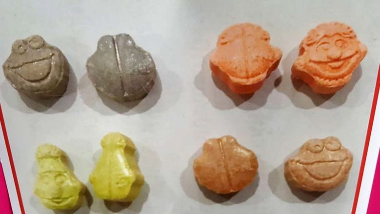 จับตายาอีรูปการ์ตูนระบาดกลุ่มคลับดรักส์