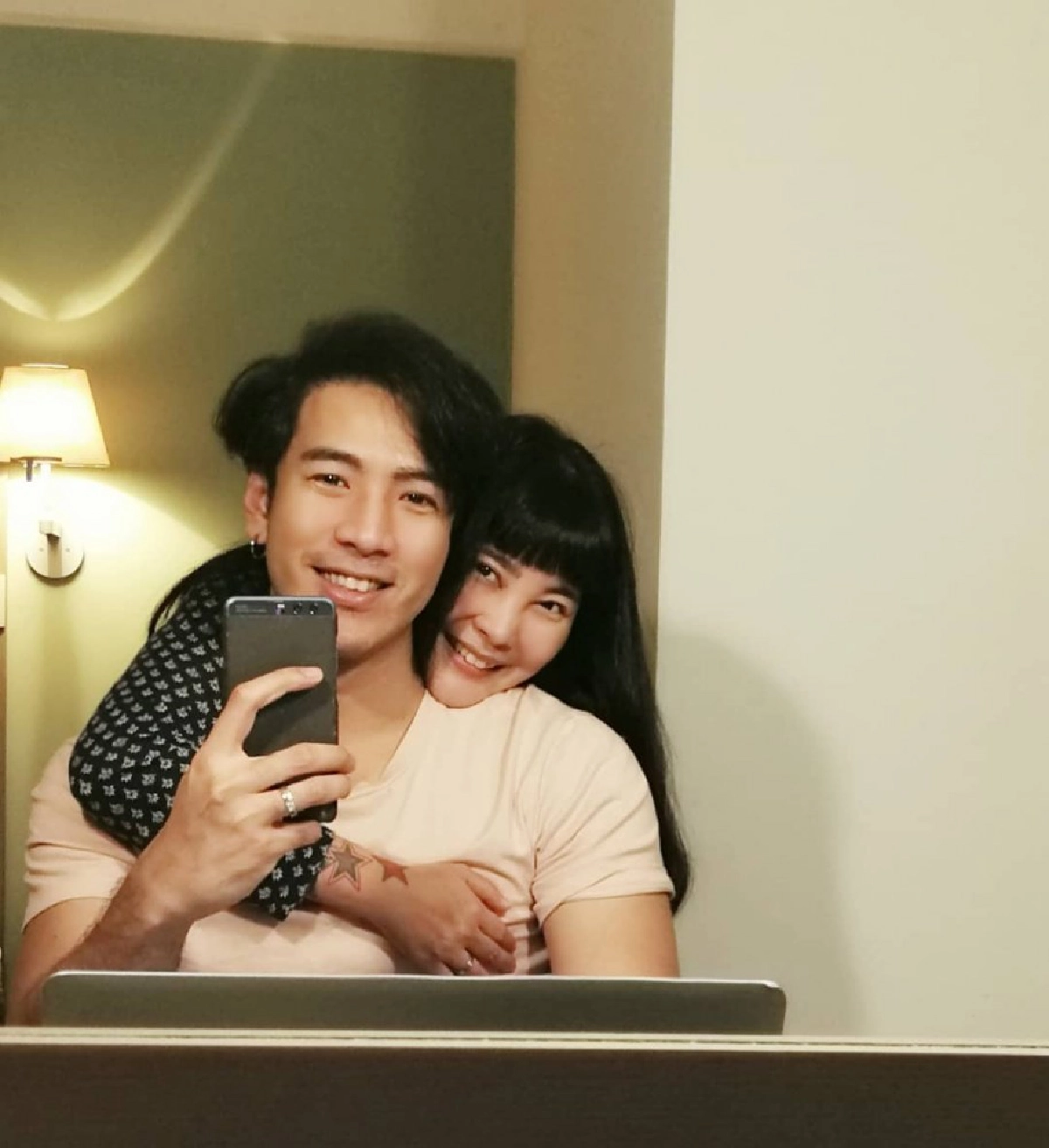 'โย่ง' ใจแข็งลงมือฉีดยากระตุ้นไข่ให้ 'ก้อย'  เอง