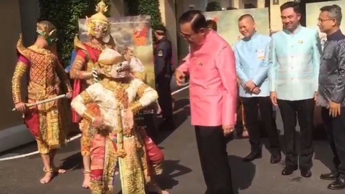 นายกฯขอยักษ์เฝ้าประตูทำเนียบฯกันเหตุวุ่น นายกฯขอยักษ์เฝ้าประตูทำเนียบฯกันเหตุวุ่น