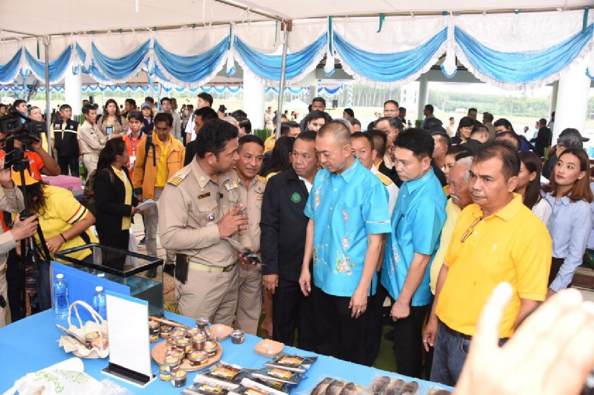 รมว.กษ.นำร่องโครงการแก้มลิงบ้านเกาะยวนแหล่งกักเก็บน้ำ