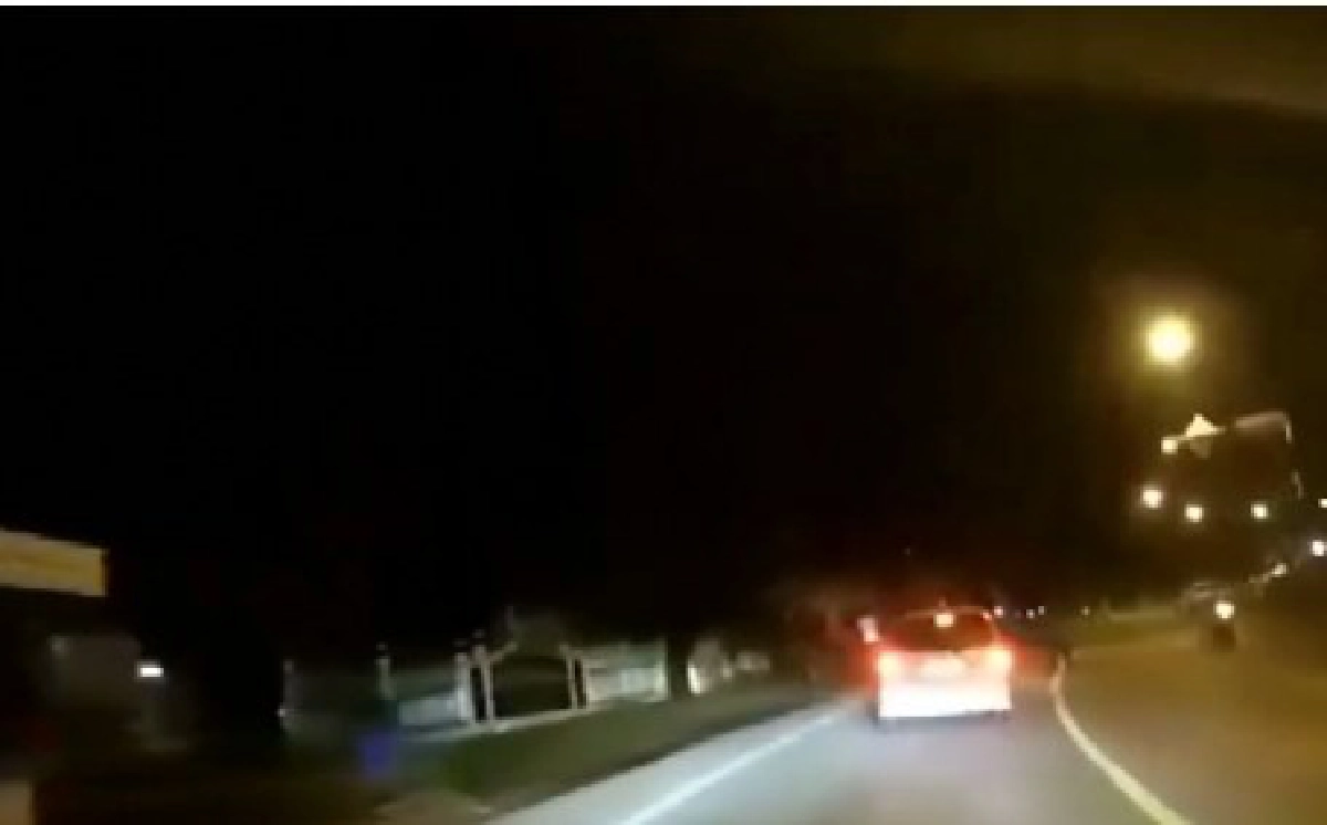 2วัยรุ่นดักทุบรถหนุ่มภูเก็ตกลางถนน กลับจากเที่ยว