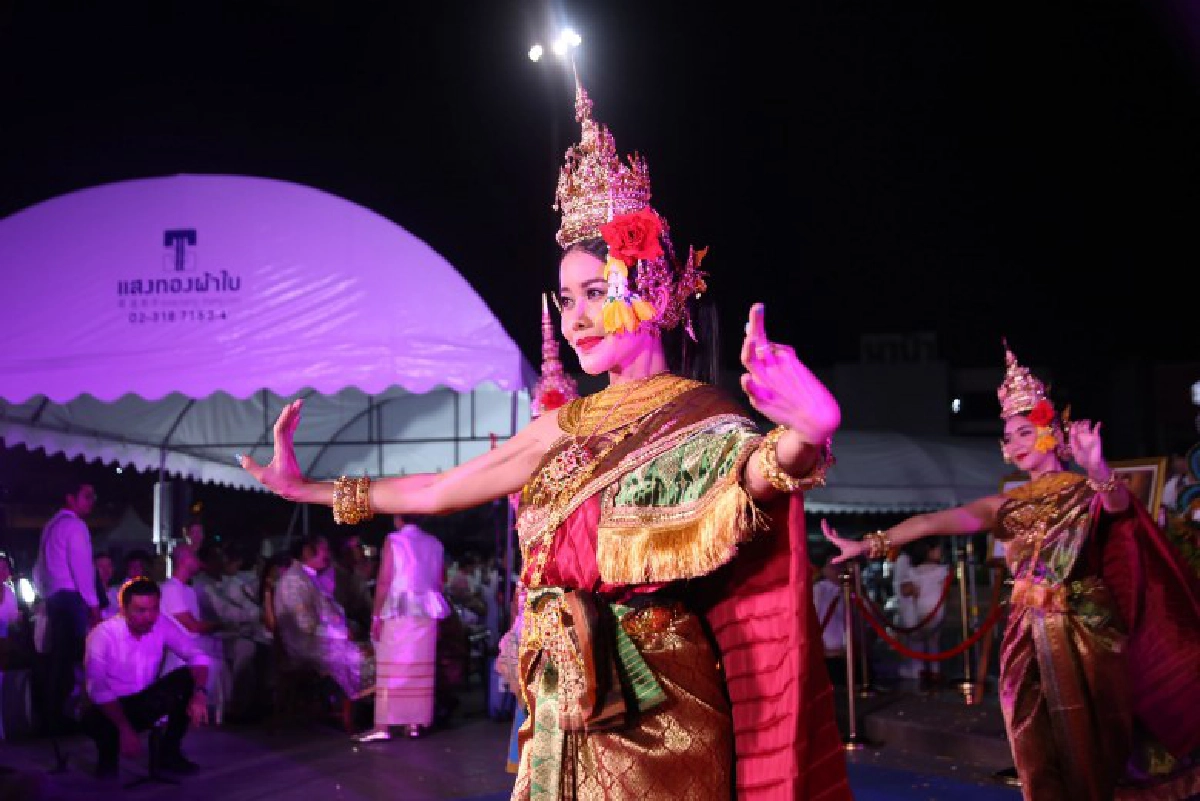 'ปิ๋ม ซีโฟร์' ขอรำบวงสรวงปลดหนี้กรรมแผ่นดิน