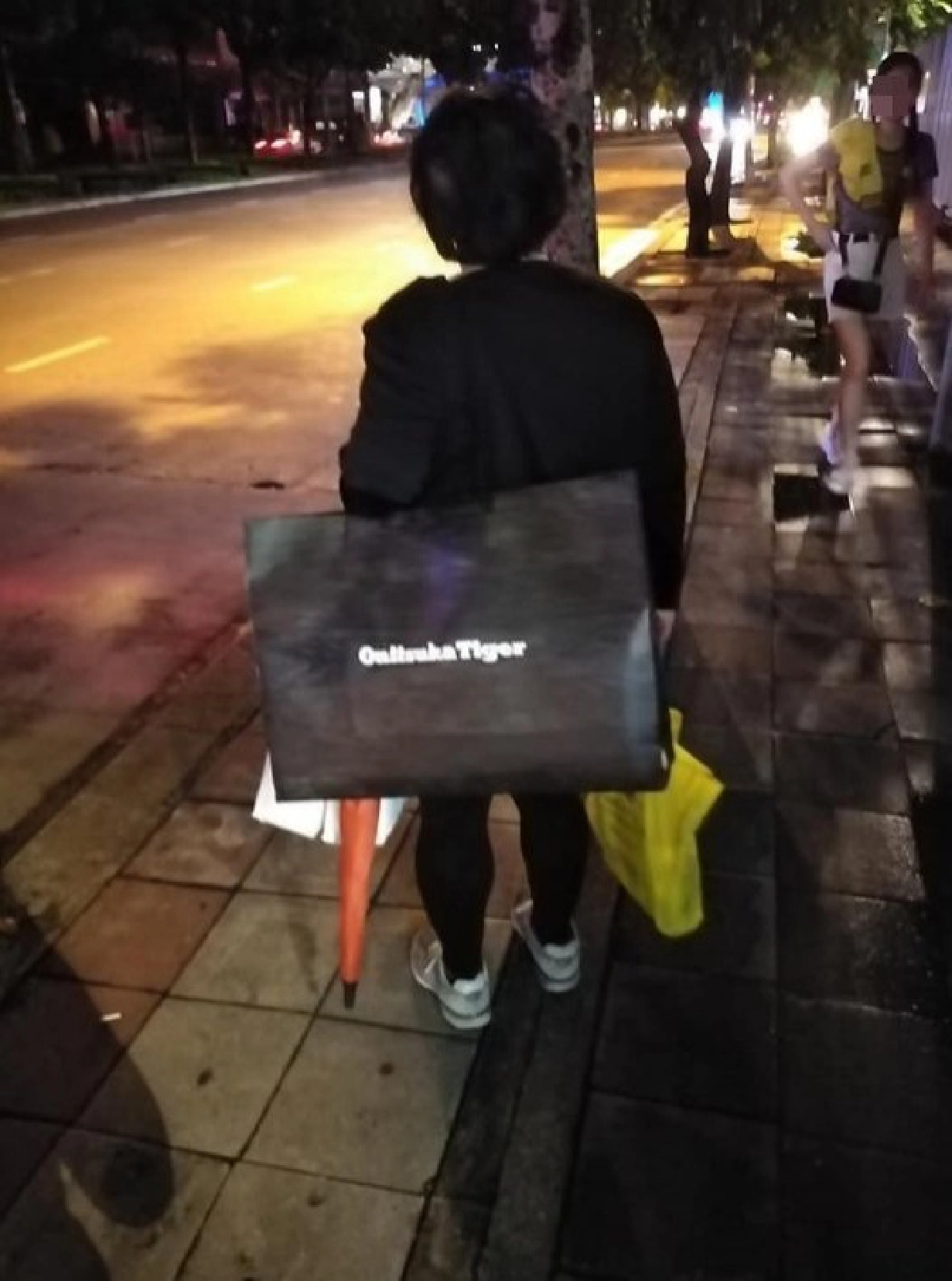 รวบแล้ว ป้ามหาภัย หลอกขอเงินไปทั่ว แฉประวัติไม่ธรรมดา