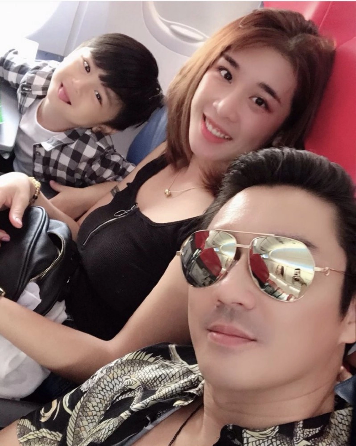 ชาวเน็ตขุดเจอ เอ พศิน โพสต์ข้อความว่า คิดถึง 