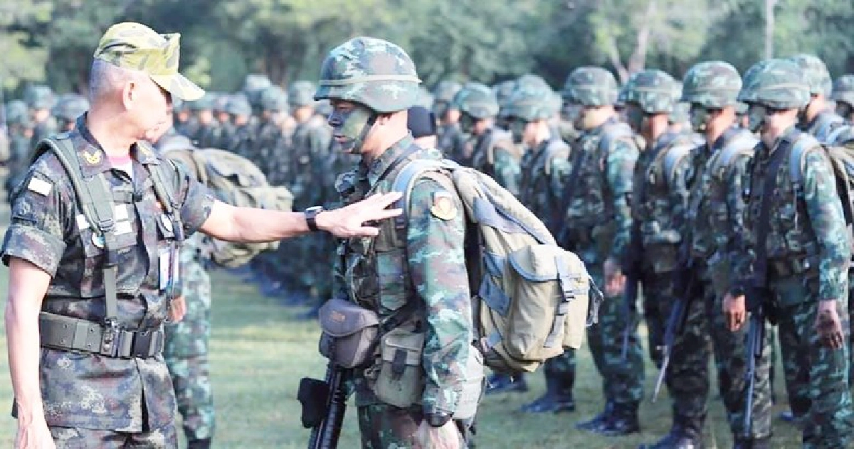 บิ๊กแดง บินชายแดนไทย-เมียนมา เยี่ยมลูกน้อง ฉก.ลาดหญ้า 