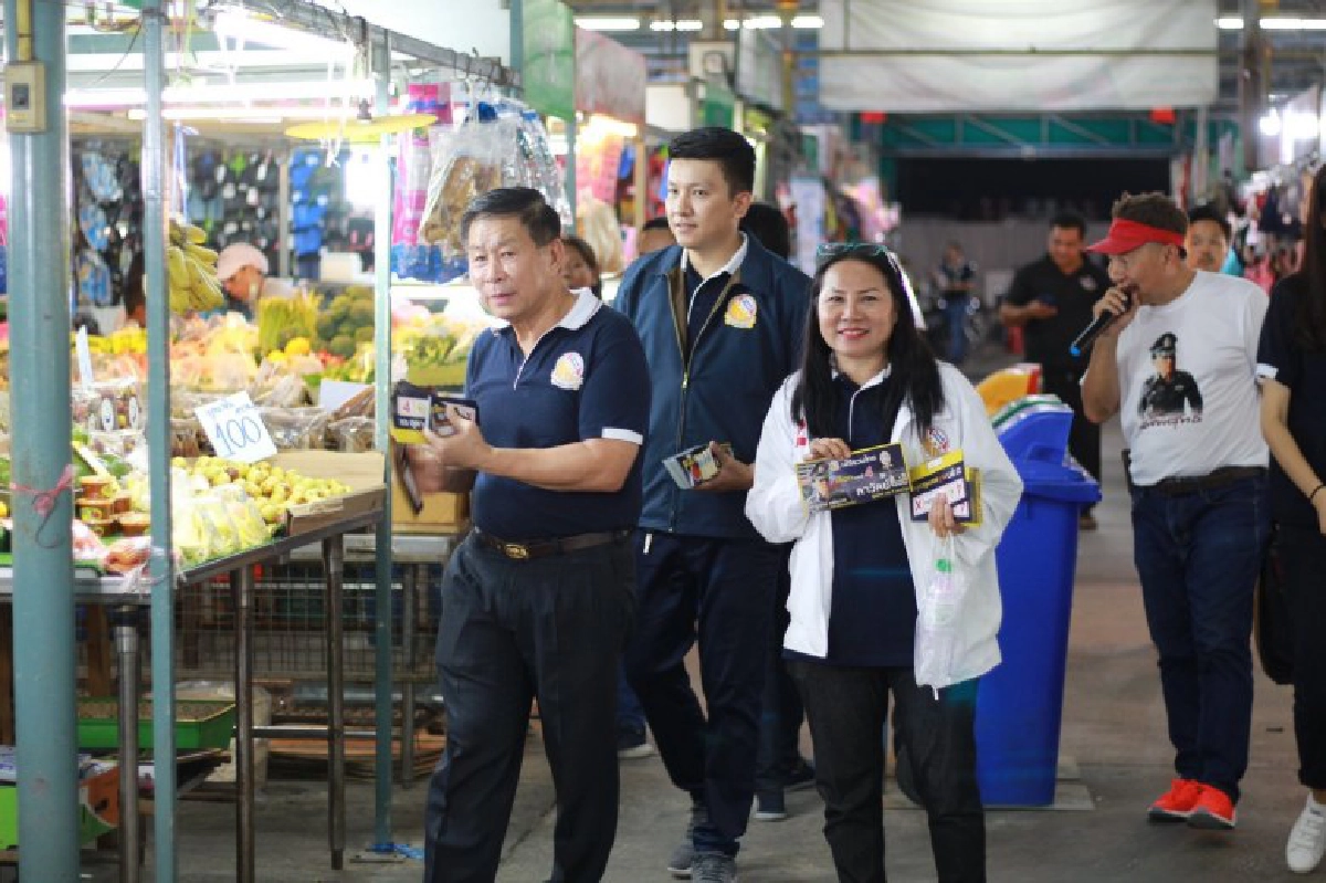 เสรีพิศุทธ์ อ้อนเมืองส้มโอขอเพิ่ม ส.ส.ตรวจ บิ๊กตู่ 