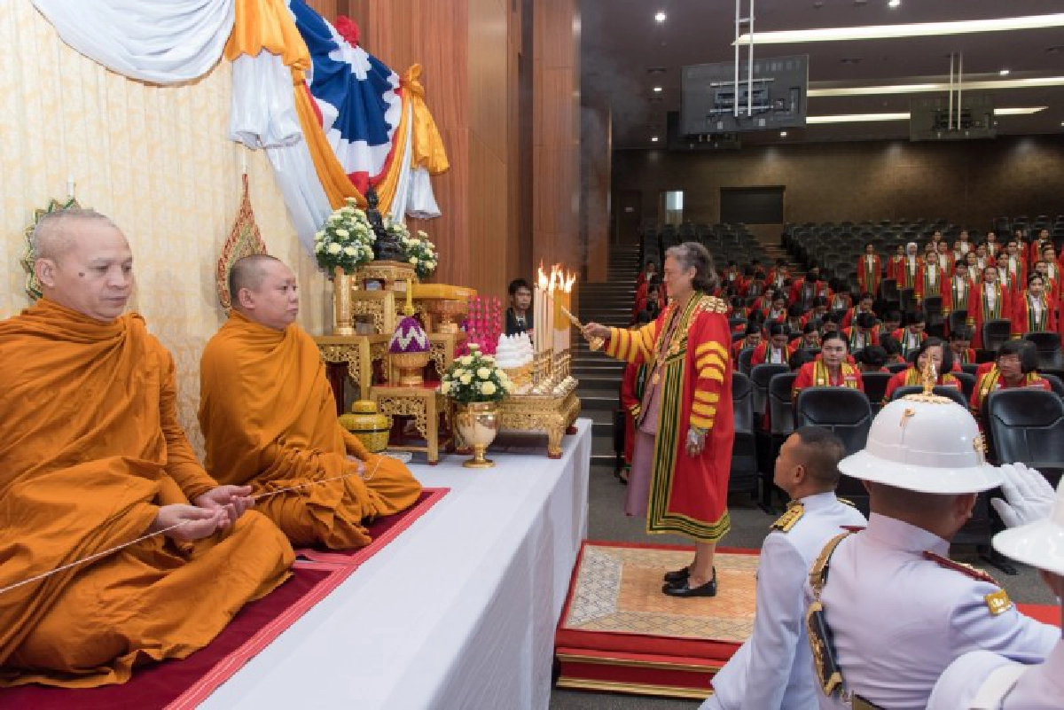 กรมสมเด็จพระเทพฯ พระราชทานปริญญาบัตร พยาบาลศาสตรบัณฑิต