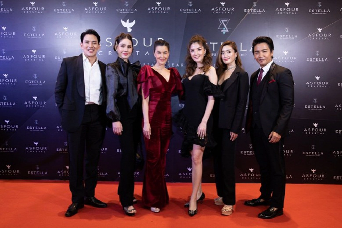 โคมไฟหรูส่องประกายความทรงจำล้ำค่า