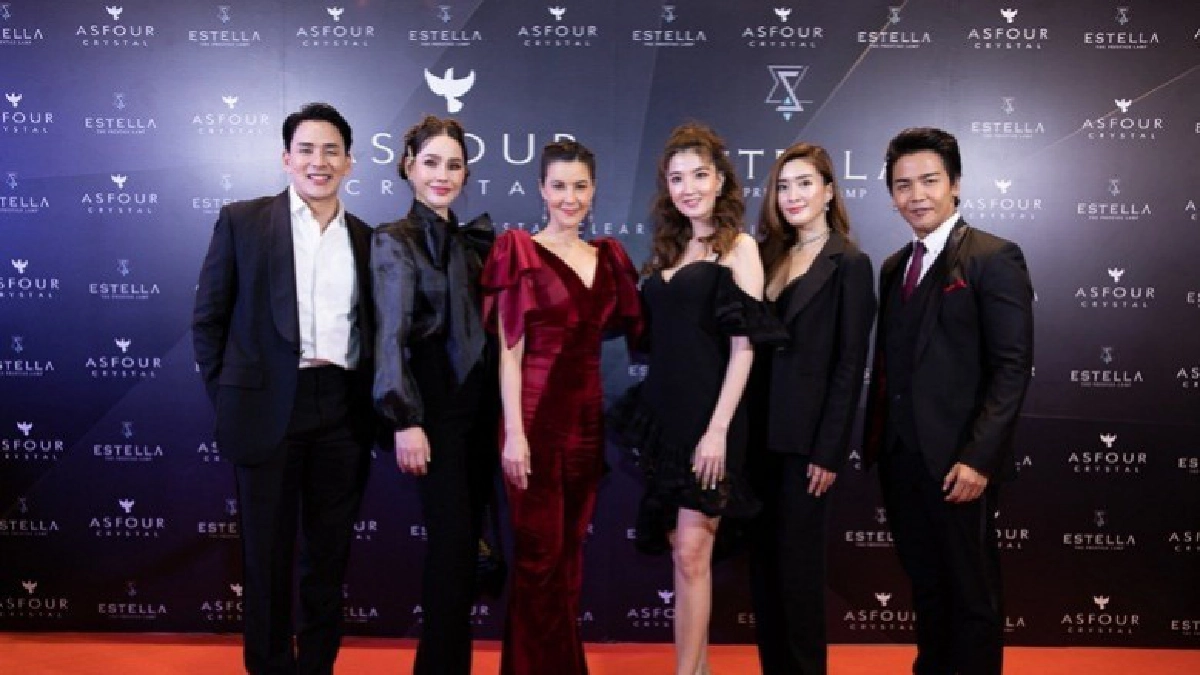 โคมไฟหรูส่องประกายความทรงจำล้ำค่า