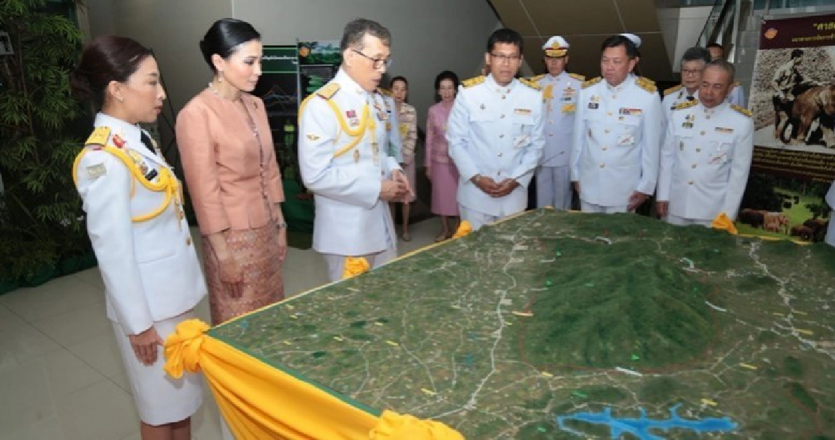 ในหลวง-พระราชินีเสด็จฯทรงเปิดประชุมโครงการพัชรสุธาคชานุรักษ์