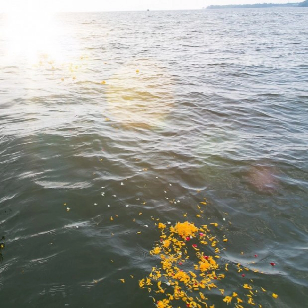 ให้สู่สุขคติภพภูมิที่ดี  เพ็ญพักตร์ ทำบุญครบ 7 วันลูกชาย