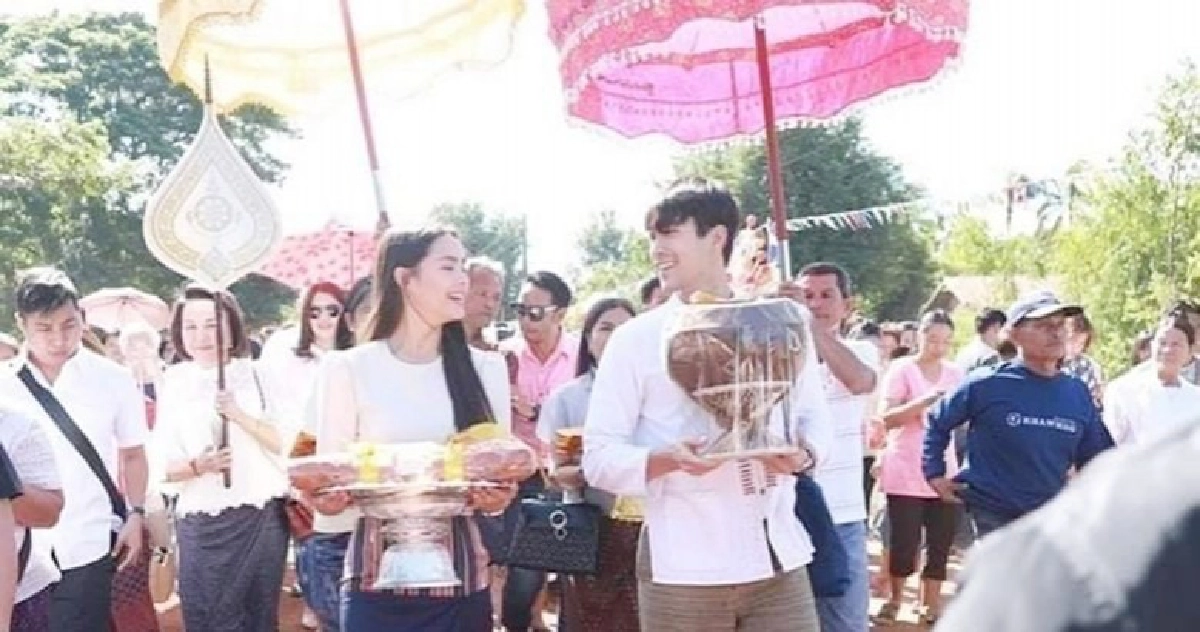 คู่รักสายบุญ ณเดชน์-ญาญ่า เกี่ยวก้อยจัดงานทอดกฐิน