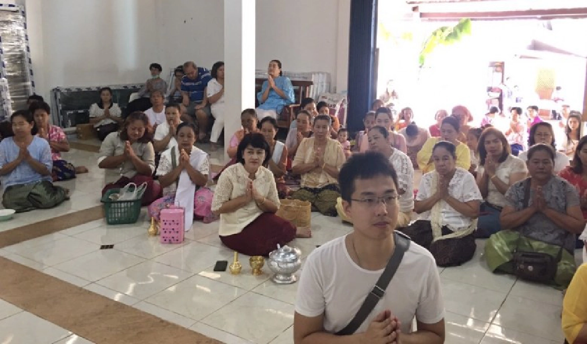 ศิษยานุศิษย์หลั่งไหลร่วมงานบุญทอดกฐินวัดถ้ำแก้วสวรรค์บันดาล