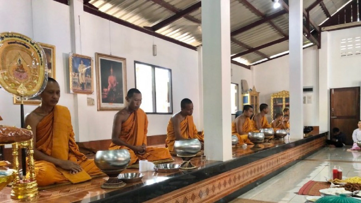 ศิษยานุศิษย์หลั่งไหลร่วมงานบุญทอดกฐินวัดถ้ำแก้วสวรรค์บันดาล