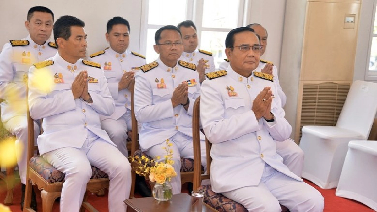 นายกฯ เป็นประธานถวายผ้าพระกฐินพระราชทานสำนักนายกฯ 