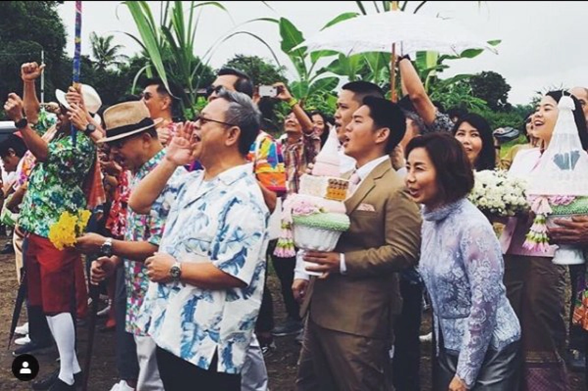 เอิร์ธ แฟนเปาวลีทนไม่ไหว โพสต์เดือด ผิดหวังกับร้านชุดงานแต่ง