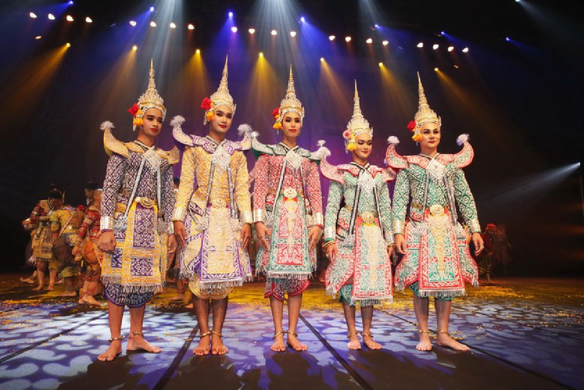 สถาบันคึกฤทธิ์ส่งเยาวชน แสดงโขนหน้าที่นั่ง กรมสมเด็จพระเทพฯ