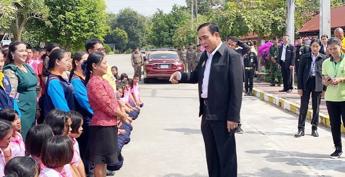 (คลิป) นายกฯลั่นทุกคนต้องช่วยกันในนามพรรคประเทศไทย 