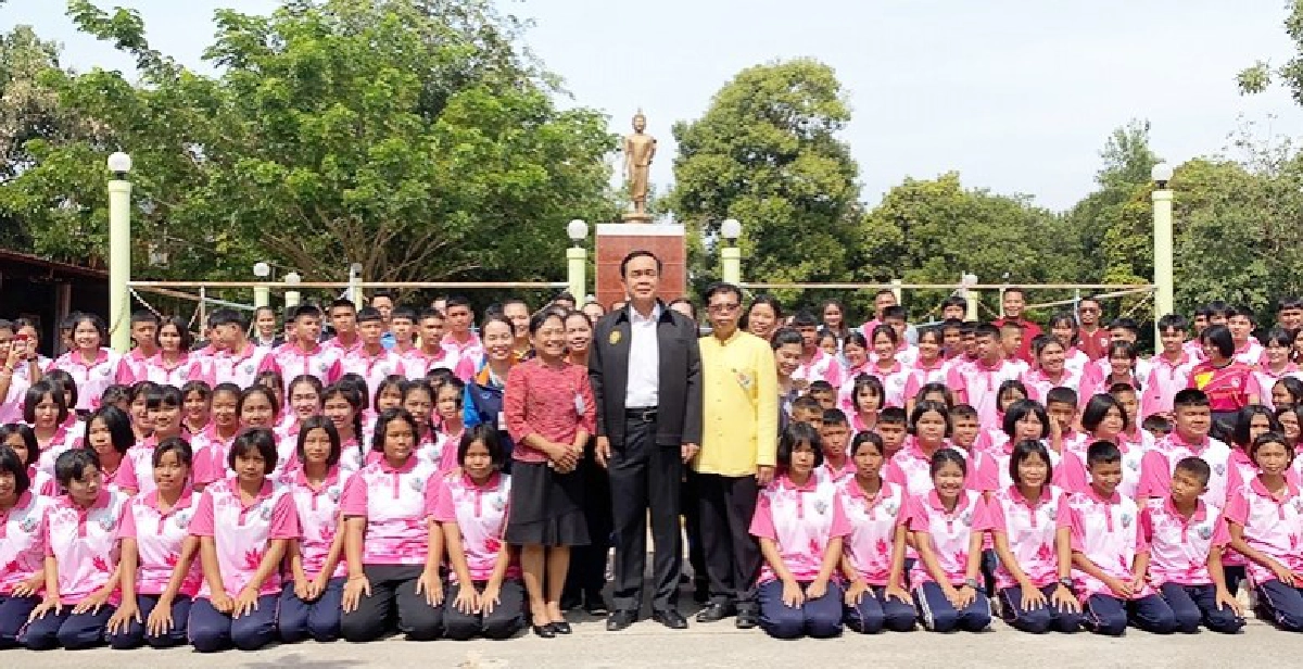 (คลิป) นายกฯลั่นทุกคนต้องช่วยกันในนามพรรคประเทศไทย 