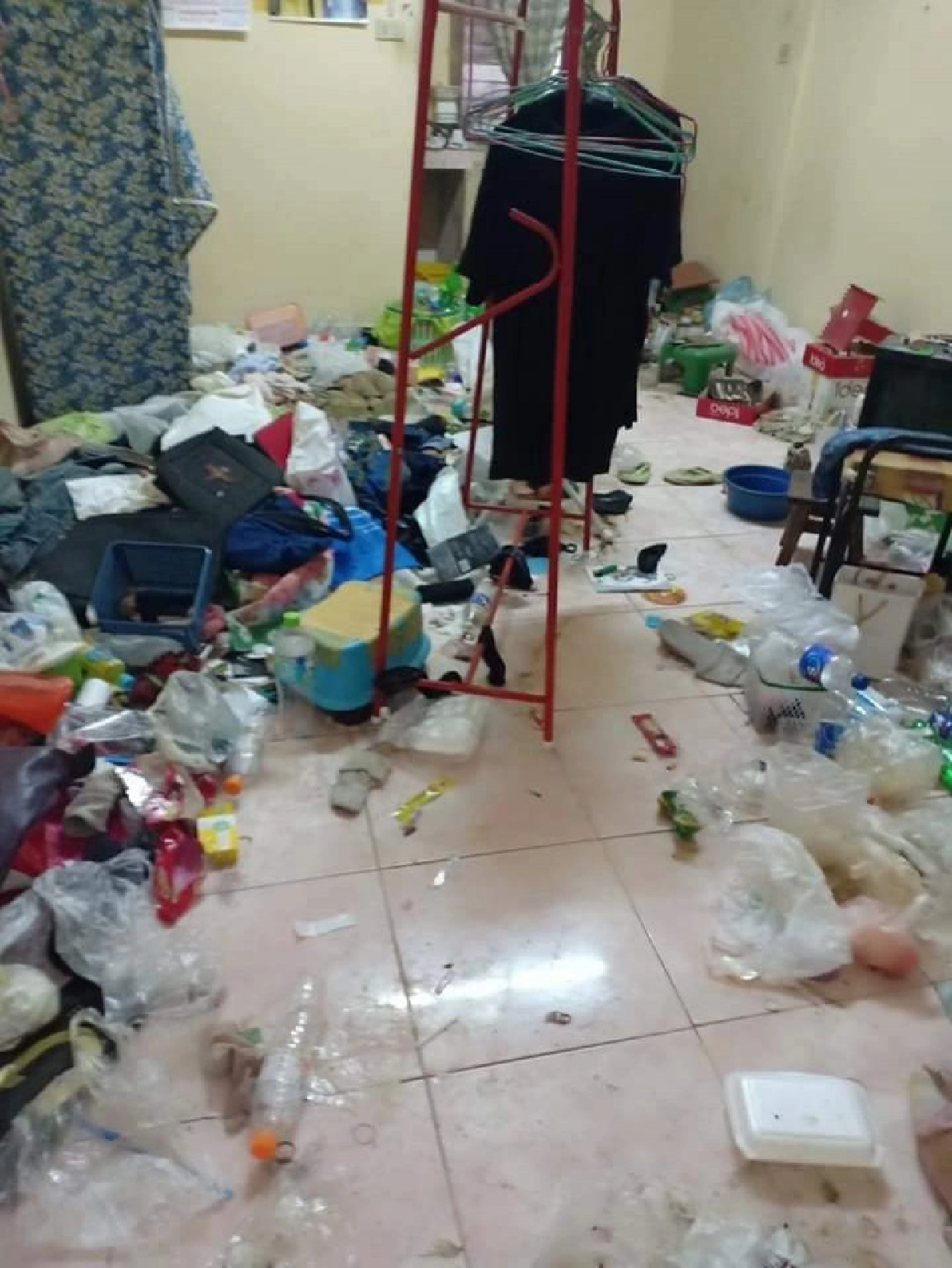 เจ้าของห้องแฉ ถูกคนเช่าประชด ทิ้งขยะไว้ให้ดูเป็นที่ระลึก