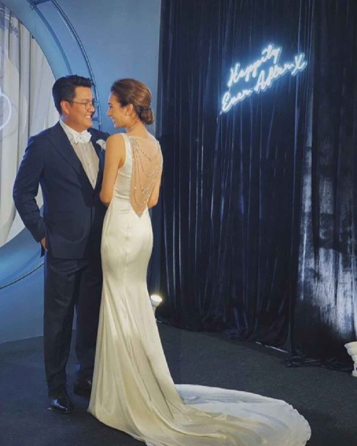 แขกงานแต่งจั๊ดถึงกับอ้าปากค้างเมื่อมาดามมดจัดชุดเด็ด