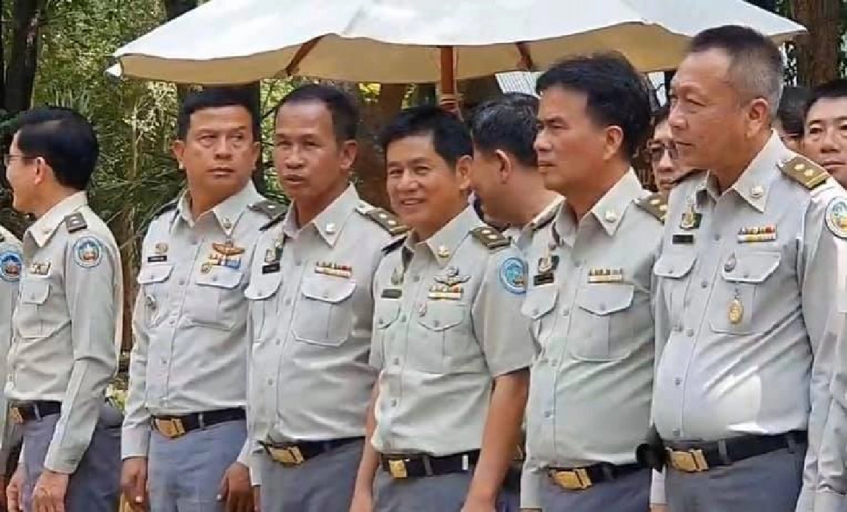 ชัยวัฒน์โผล่รับบิ๊กป้อมสีหน้ายิ้มแย้มตามปกติ